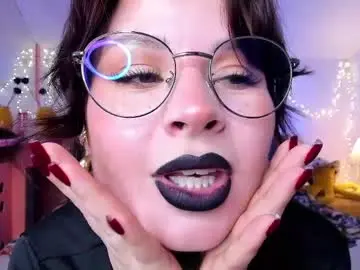 Medea_allure  live sex cam