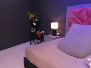 Mia_milff  live sex cam