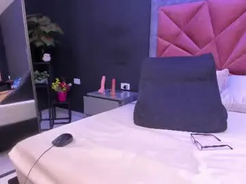 Mia_milff  live sex cam