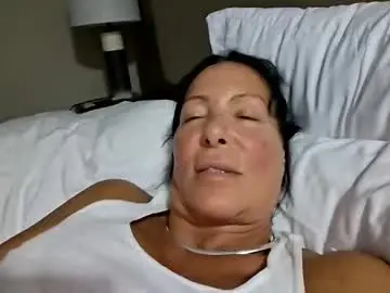 Silkychrissy69  live sex cam