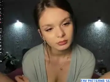 Sophiashyy  live sex cam