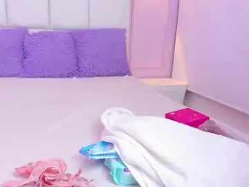 Daphnevalucci  live sex cam