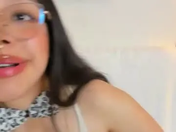 Daphnevalucci  live sex cam