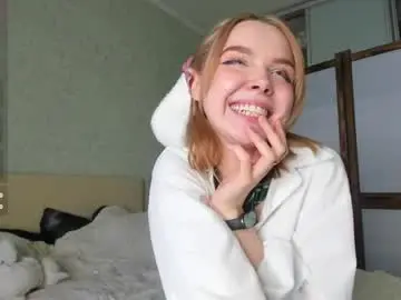 Glitchy_doll  live sex cam