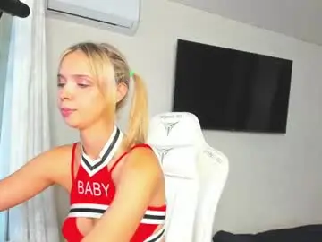 Glitchy_doll  live sex cam