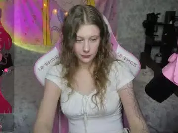 L1ttlekiki  live sex cam