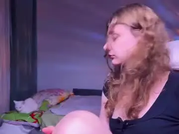 L1ttlekiki  live sex cam