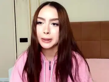 Maddieperezz_  live sex cam