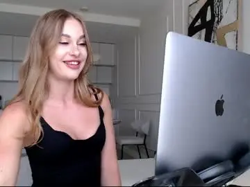 Mistressuniverse  live sex cam