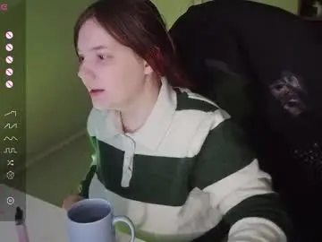 Sweetyyfox  live sex cam