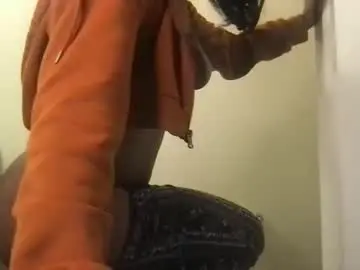 Bambinokitt3n  live sex cam