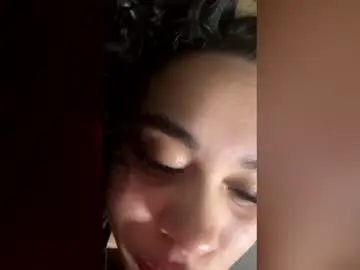 Glutthoney  live sex cam