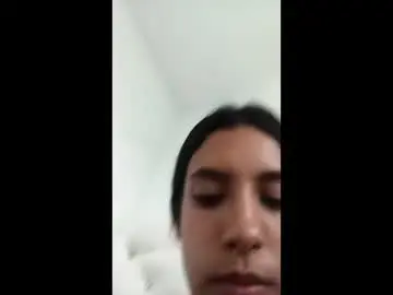 Lili_bloom31  live sex cam