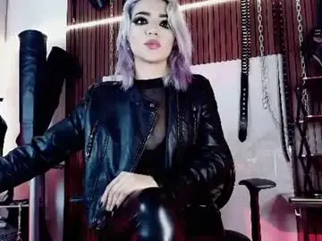 Missdarklady  live sex cam