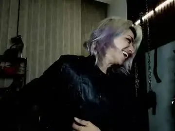 Missdarklady  live sex cam