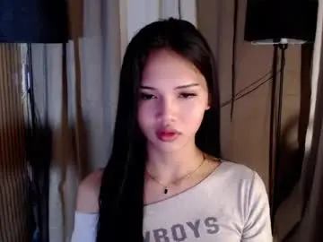 Yourdreamfuckdoll  live sex cam
