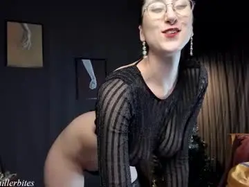 Chilicheesebite  live sex cam