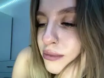 Hazelbelgrade  live sex cam