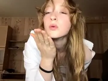 Louracryderman  live sex cam