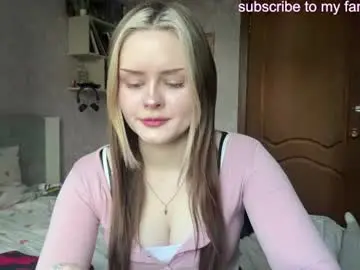 Noemimikhaiel  live sex cam