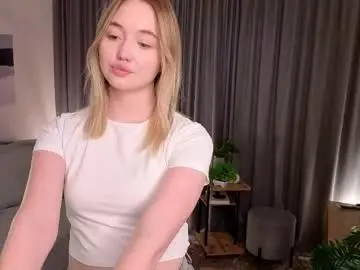 Maryajulius  live sex cam