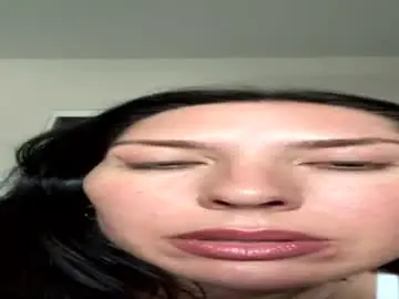 Meowmeowkittymilf  live sex cam