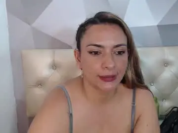 Milf_hugeboobs  live sex cam