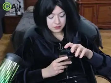 Queenofwandss  live sex cam