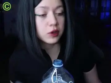 Queenofwandss  live sex cam