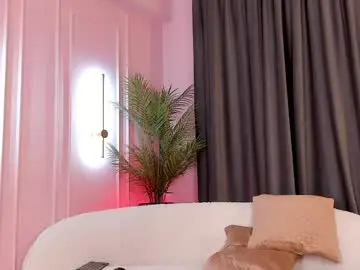 Silvereyesz  live sex cam