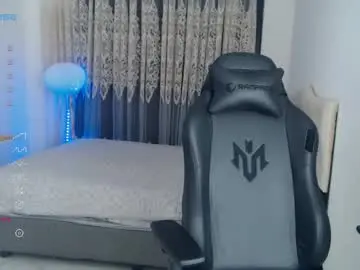 _just_a_queen_3  live sex cam