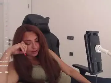 _just_a_queen_3  live sex cam