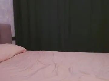 Holysinner83  live sex cam