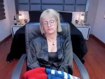 Mrs_regina_clk  live sex cam