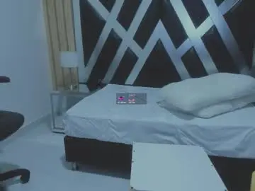 Aprilbonnie  live sex cam