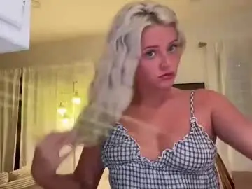 Hellokittyluverr  live sex cam