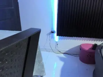 Mile_u  live sex cam