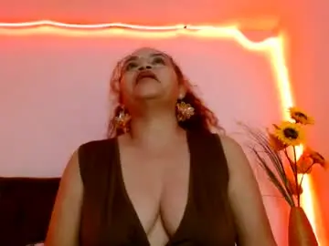 Saralove2  live sex cam