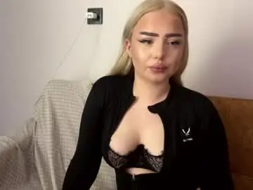 Blonde8888  live sex cam