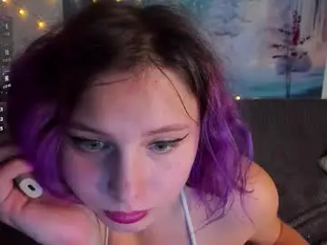 Doyouwannabiteme  live sex cam