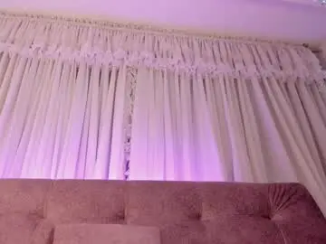 Sofiluxurya  live sex cam