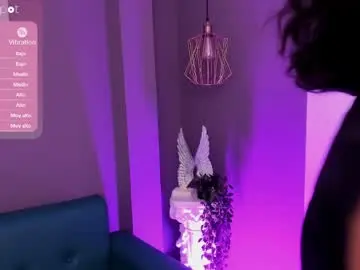 Alessiia__  live sex cam