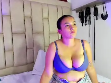 Dearqueen_os  live sex cam