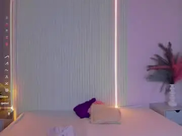 Lucywild8  live sex cam