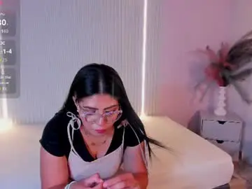 Lucywild8  live sex cam