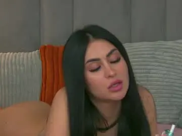 Emylaveau  live sex cam