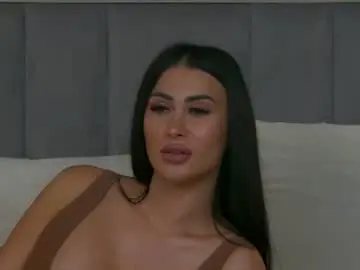Emylaveau  live sex cam