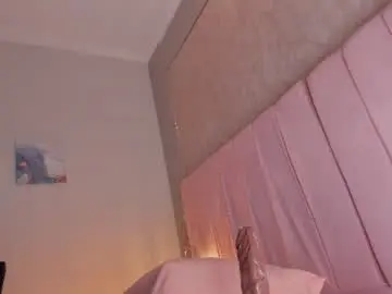 Hillarycollins  live sex cam