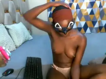 Remmyqueen  live sex cam