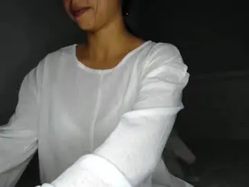 Sara_tris  live sex cam